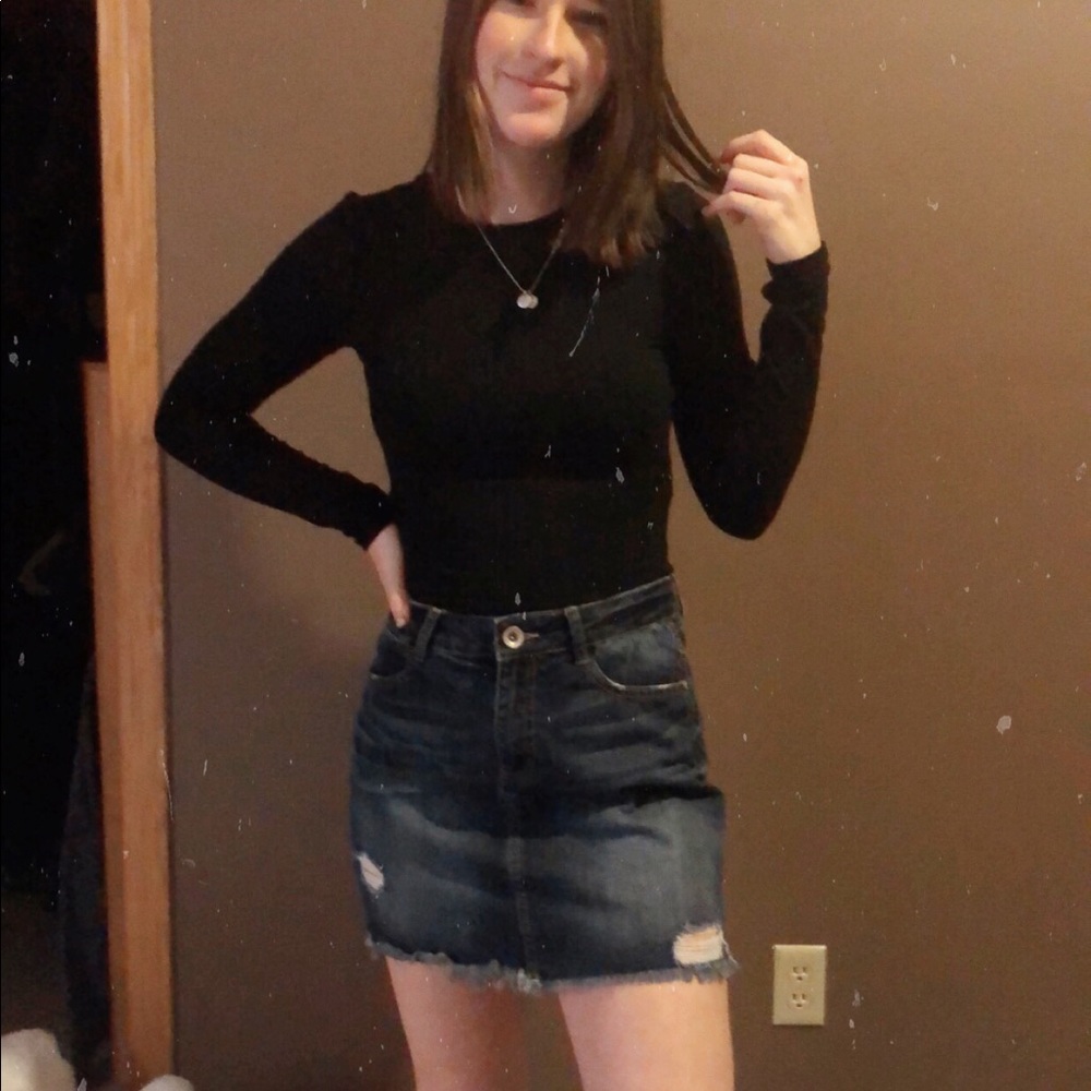 Jean skirt with rips